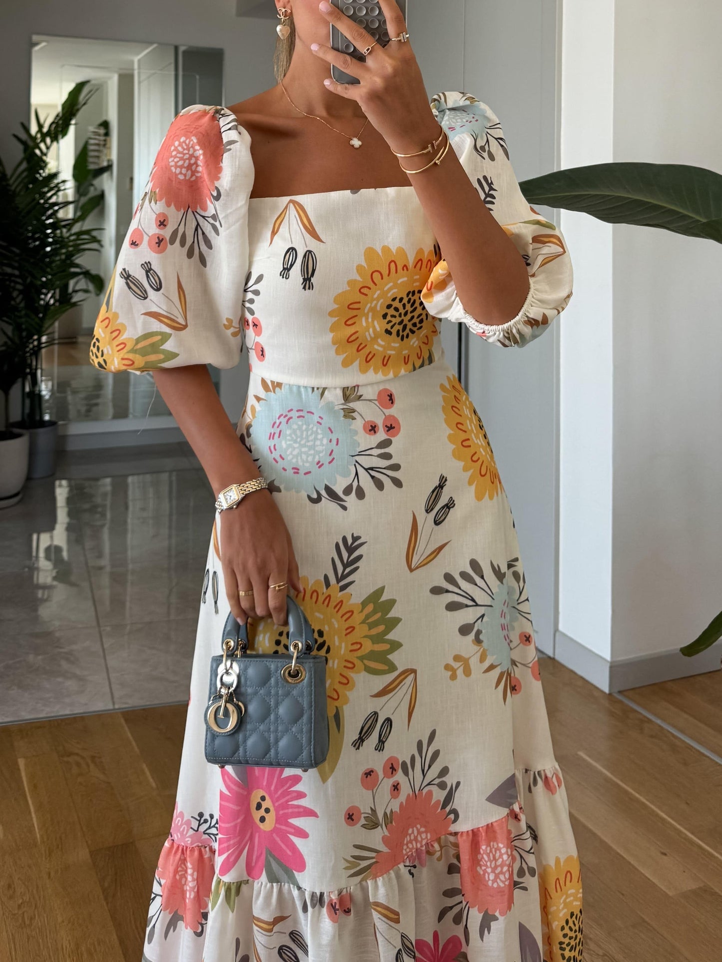 TOVA™ | Sommarklänning med blommönster och retrokänsla